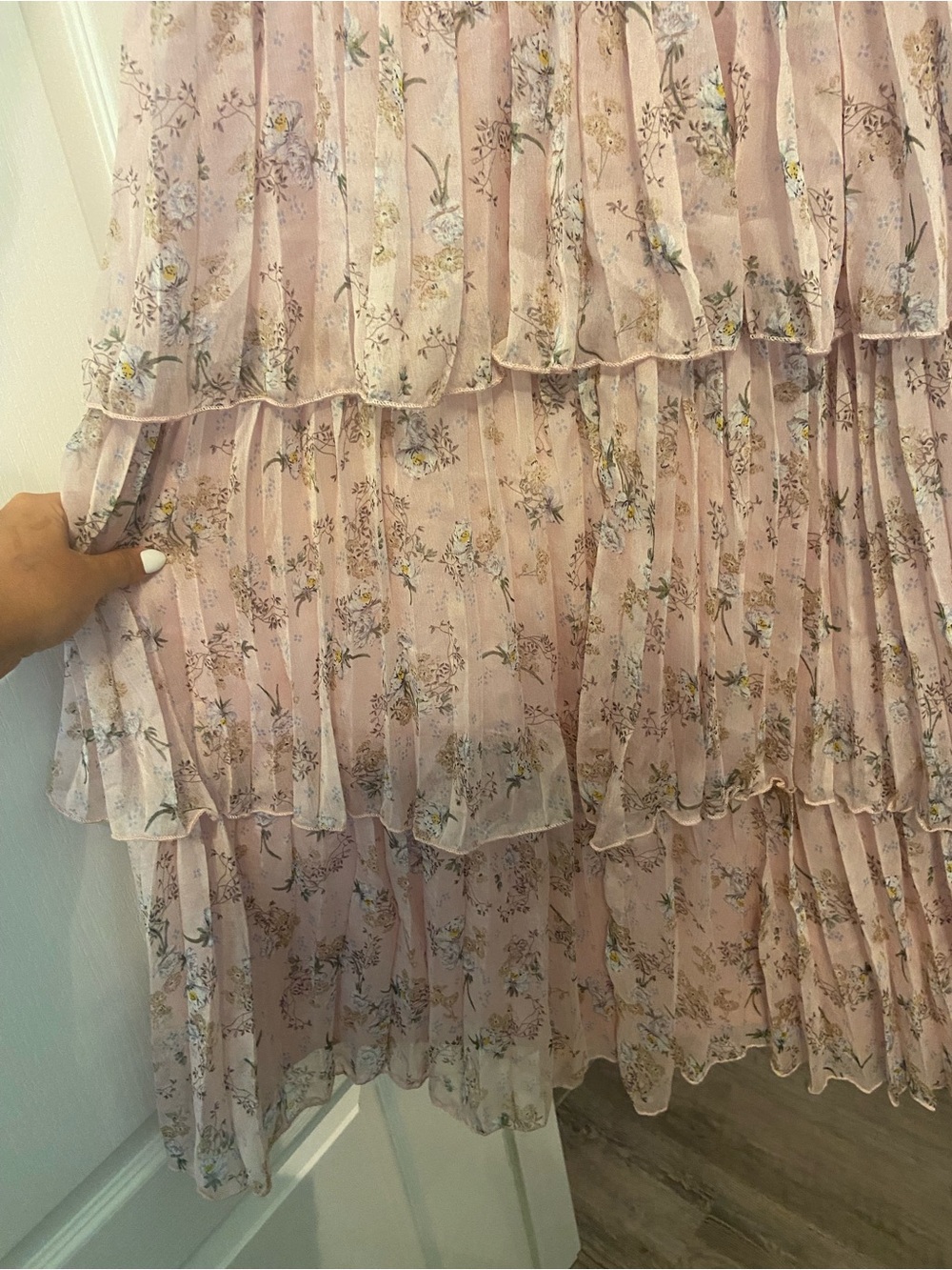 Lulu’s Gentle Charm Mauve Floral Print Pleated Tiered Midi Dress - Picture 8 of 9